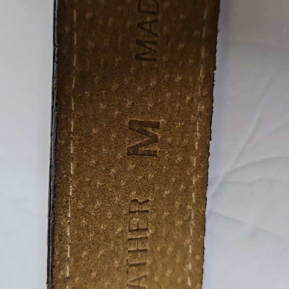 Italian Embossed Leather Belt size M Brown Brass accent hardware   Pre-owned - Picture 7 of 10